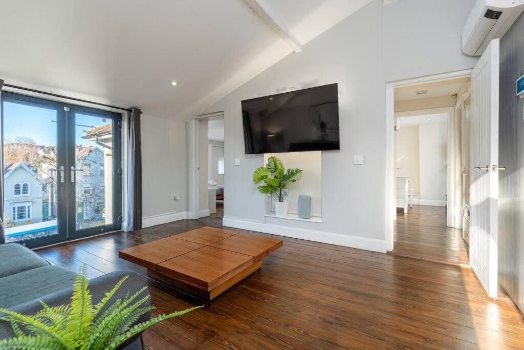 Smart-Home In Original Victorian Building بريستول المظهر الخارجي الصورة