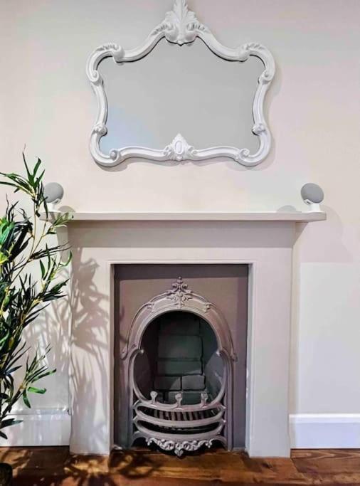 Smart-Home In Original Victorian Building بريستول المظهر الخارجي الصورة