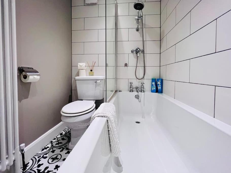 Smart-Home In Original Victorian Building بريستول المظهر الخارجي الصورة