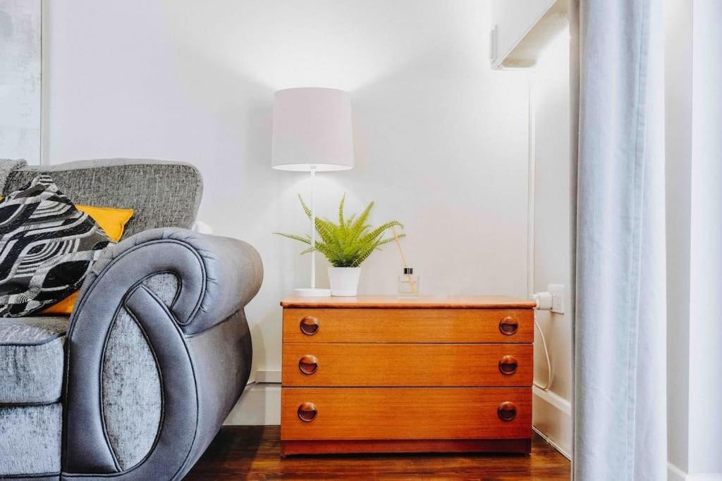 Smart-Home In Original Victorian Building بريستول المظهر الخارجي الصورة